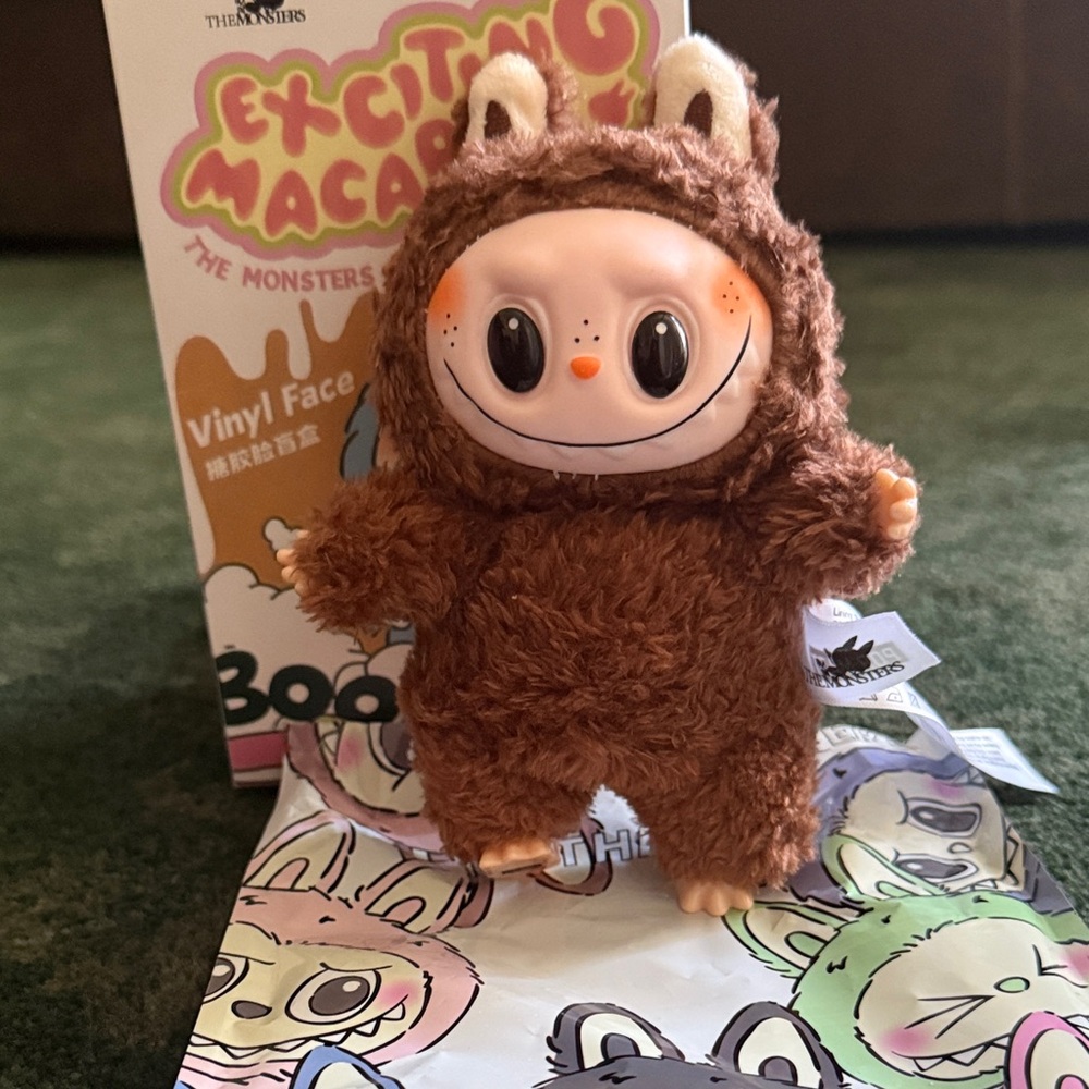 “Lafufu” Brown Furry Monster Vinyl Figure